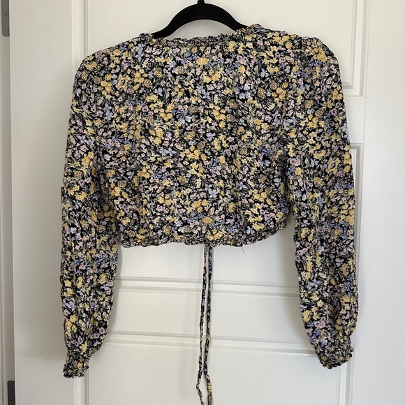 *3/$25* Dynamite Blue and Yellow Ruched Tie Front Crop Blouse - Picture 2 of 3